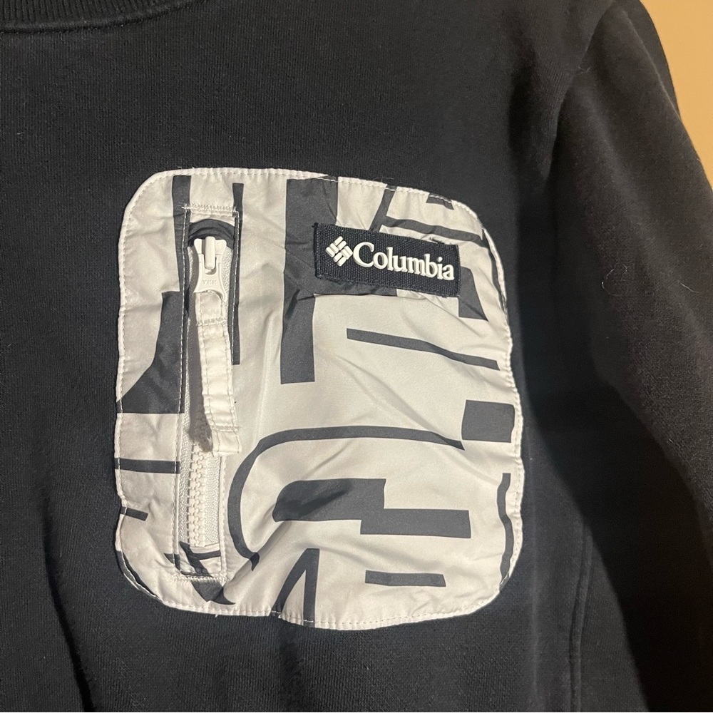 Columbia Women’s Black Sweater with Patterned Pocket Size Large - Picture 4 of 8